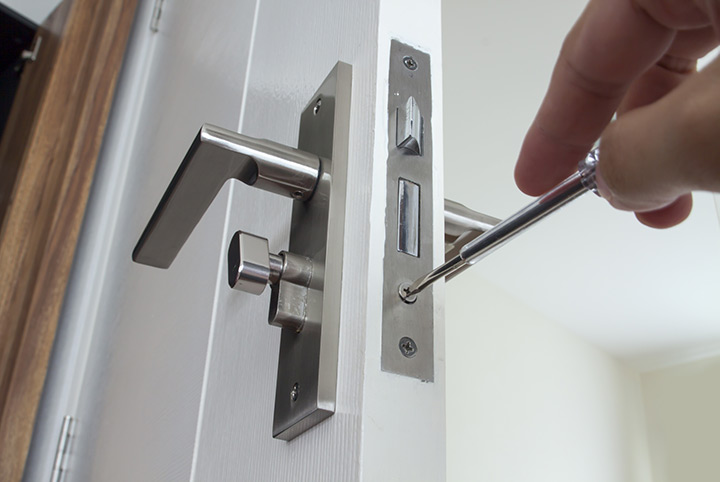 Our local locksmiths are able to repair and install door locks for properties in Chingford Green and the local area.